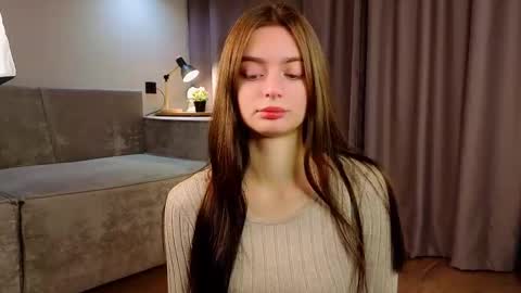 Hi im Monica its my 1st day here online show from 10/27/25, 05:11