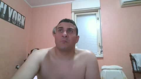 Snapshot of rosario1212 chatting on 05/15/26, 11:23 Rosario online show from 05/15/26, 11:23