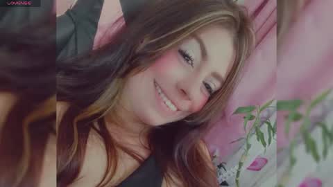 Snapshot of rosario_1996 chatting on 04/19/26, 10:23 rosario_1996 online show from 04/19/26, 10:23