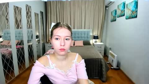 Snapshot of rosarising chatting on 05/03/26, 04:51 RosaRising online show from 05/03/26, 04:51
