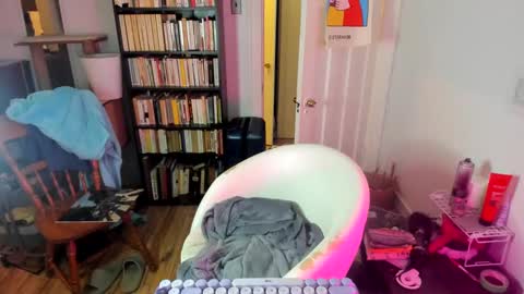 Snapshot of rose257044 chatting on 09/16/25, 08:10 rose257044 online show from 09/16/25, 08:10