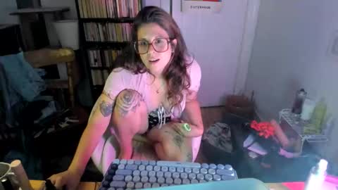 Snapshot of rose257044 chatting on 09/19/25, 09:59 rose257044 online show from 09/19/25, 09:59