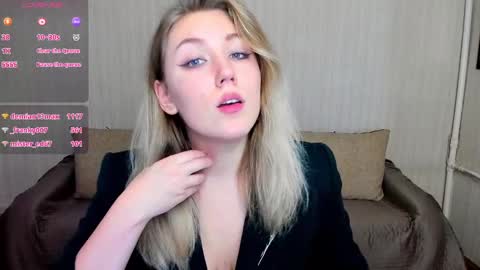 Snapshot of rose_brooks chatting on 01/28/25, 11:07 Rose but u can call me princess online show from 01/28/25, 11:07