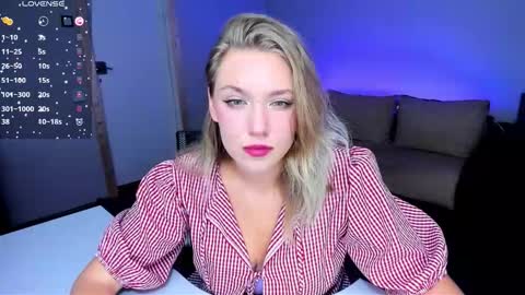 Snapshot of rose_brooks chatting on 10/05/25, 07:45 Rose but u can call me princess online show from 10/05/25, 07:45