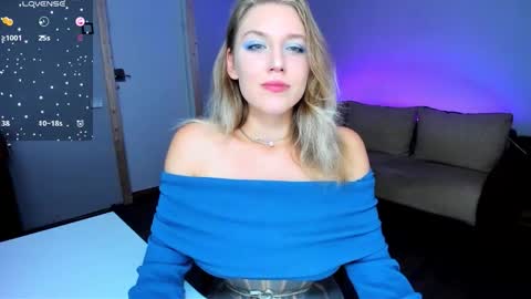 Snapshot of rose_brooks chatting on 10/09/25, 08:18 Rose but u can call me princess online show from 10/09/25, 08:18