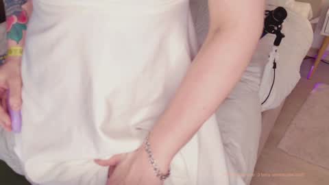 Snapshot of rose_monarch chatting on 01/03/25, 01:16 Rose online show from 01/03/25, 01:16