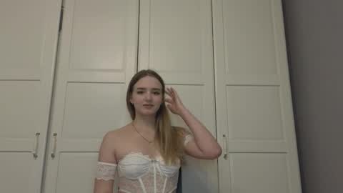 Luna online show from 12/16/25, 05:18