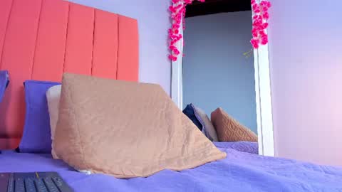 Rosse online show from 06/17/26, 07:04