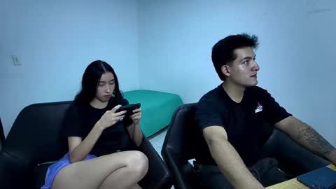 Snapshot of roseandviktor23 chatting on 10/25/25, 04:42 Rose Sins and Don Viktor online show from 10/25/25, 04:42