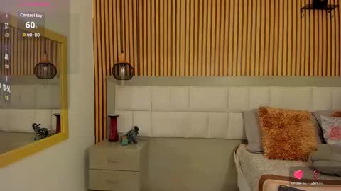 Snapshot of roseaurora chatting on 10/15/25, 12:27 roseaurora online show from 10/15/25, 12:27