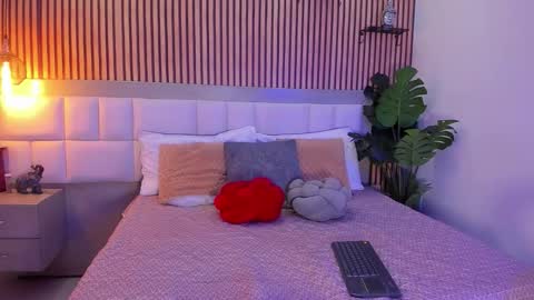 Snapshot of roseaurora chatting on 10/30/25, 12:39 roseaurora online show from 10/30/25, 12:39