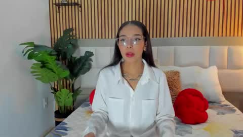roseaurora online show from 02/16/26, 12:34