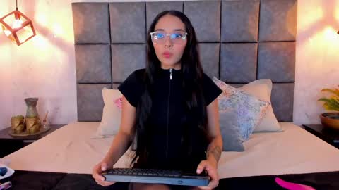 roseaurora online show from 05/29/26, 10:35