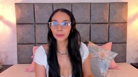 roseaurora online show from 06/08/26, 10:37