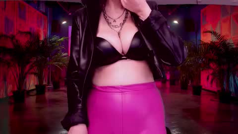 Snapshot of roseblooom chatting on 10/18/25, 04:37 Rosebloom online show from 10/18/25, 04:37