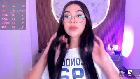 Snapshot of rosecassie chatting on 07/12/26, 01:24 Rose online show from 07/12/26, 01:24