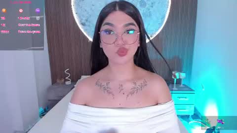 Snapshot of rosecassie chatting on 07/24/26, 09:46 Rose online show from 07/24/26, 09:46