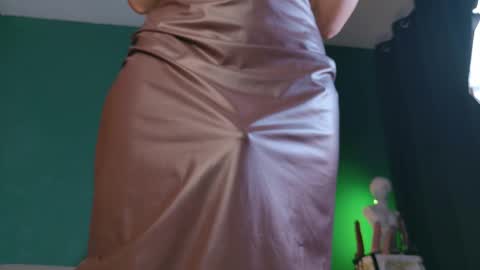 Snapshot of rosedelic chatting on 11/26/25, 04:24 rosedelic online show from 11/26/25, 04:24