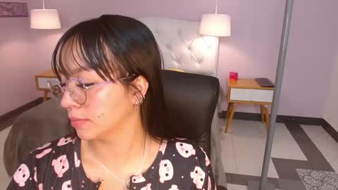 Snapshot of rosee20_ chatting on 10/16/25, 03:40 sofia online show from 10/16/25, 03:40