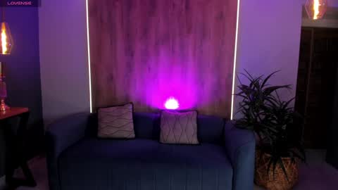 Rose  online show from 12/27/24, 07:24