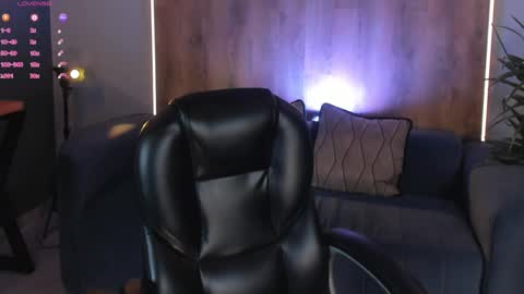 Rose  online show from 12/28/24, 01:29