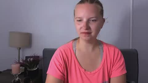 Snapshot of rosehypnotic chatting on 07/06/26, 06:32 Rose online show from 07/06/26, 06:32