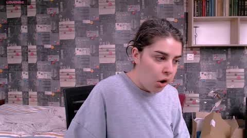 Rose online show from 09/15/25, 09:42