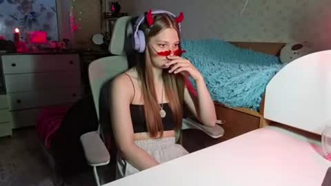 Luna online show from 08/04/26, 02:19