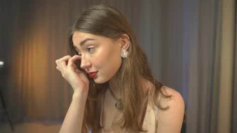 Elsa online show from 12/04/25, 04:11