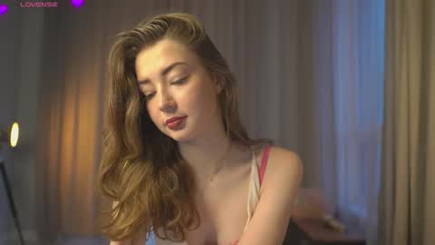 Elsa online show from 12/15/25, 04:17