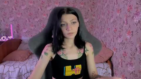 Snapshot of roselolly chatting on 10/26/25, 05:02 Lola online show from 10/26/25, 05:02