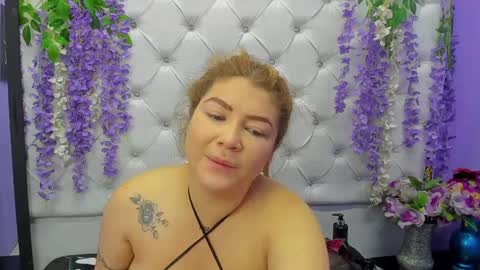 Snapshot of roselyn_arnold chatting on 09/12/25, 12:27 Julieta online show from 09/12/25, 12:27