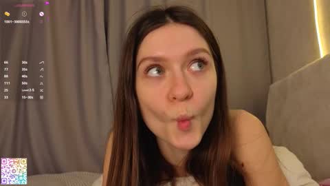 Graise online show from 10/25/25, 05:48