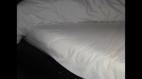 Snapshot of rosemusclecali chatting on 11/01/25, 11:40 Jake online show from 11/01/25, 11:40