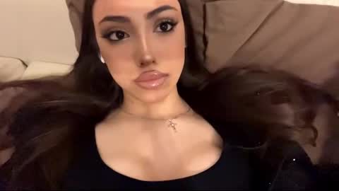 Mimi online show from 11/29/25, 01:47