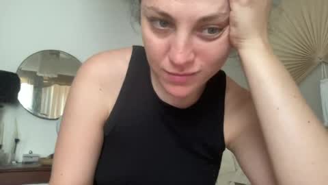 Rose Quinn online show from 07/27/26, 08:16
