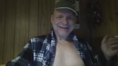 Snapshot of roses2u1958 chatting on 01/05/25, 02:17 roses2u1958 online show from 01/05/25, 02:17