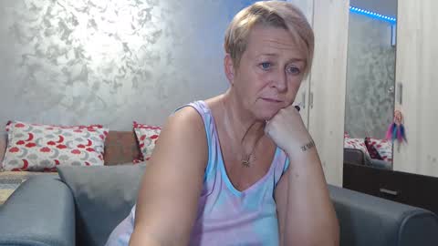 Snapshot of roses_and_lillies chatting on 01/25/25, 06:57 Lovepinklilly online show from 01/25/25, 06:57