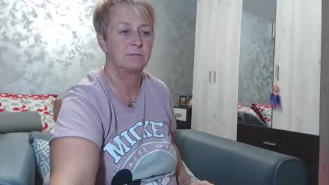 Snapshot of roses_and_lillies chatting on 01/27/25, 06:31 Lovepinklilly online show from 01/27/25, 06:31