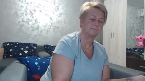 Snapshot of roses_and_lillies chatting on 03/01/25, 06:21 Lovepinklilly online show from 03/01/25, 06:21