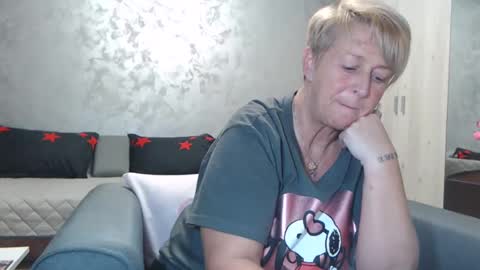 Snapshot of roses_and_lillies chatting on 03/08/25, 05:43 Lovepinklilly online show from 03/08/25, 05:43