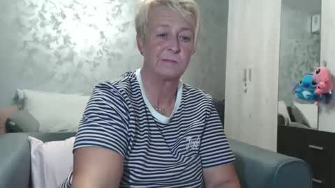 Snapshot of roses_and_lillies chatting on 09/18/25, 05:59 Lovepinklilly online show from 09/18/25, 05:59