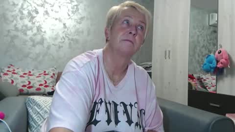 Snapshot of roses_and_lillies chatting on 09/23/25, 05:05 Lovepinklilly online show from 09/23/25, 05:05