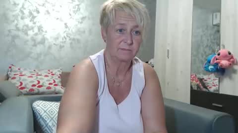 Snapshot of roses_and_lillies chatting on 09/24/25, 05:27 Lovepinklilly online show from 09/24/25, 05:27