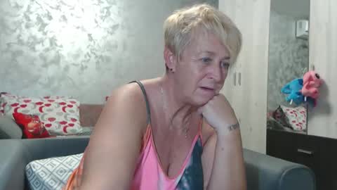 Snapshot of roses_and_lillies chatting on 09/25/25, 05:16 Lovepinklilly online show from 09/25/25, 05:16