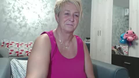 Snapshot of roses_and_lillies chatting on 09/29/25, 03:39 Lovepinklilly online show from 09/29/25, 03:39