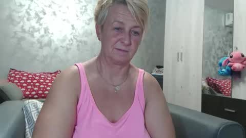 Snapshot of roses_and_lillies chatting on 09/30/25, 05:18 Lovepinklilly online show from 09/30/25, 05:18