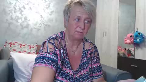 Snapshot of roses_and_lillies chatting on 11/02/25, 05:26 Lovepinklilly online show from 11/02/25, 05:26