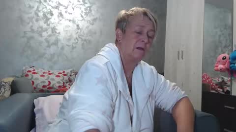 Snapshot of roses_and_lillies chatting on 11/06/25, 05:25 Lovepinklilly online show from 11/06/25, 05:25