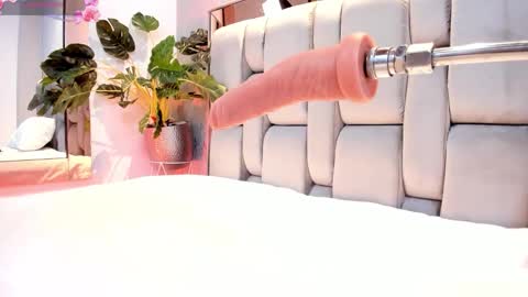 Rose online show from 09/28/25, 05:13